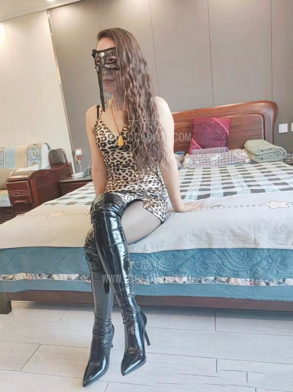 赛罕S大波浪皮鞭教主