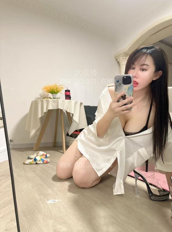 金凤落地镜玥儿