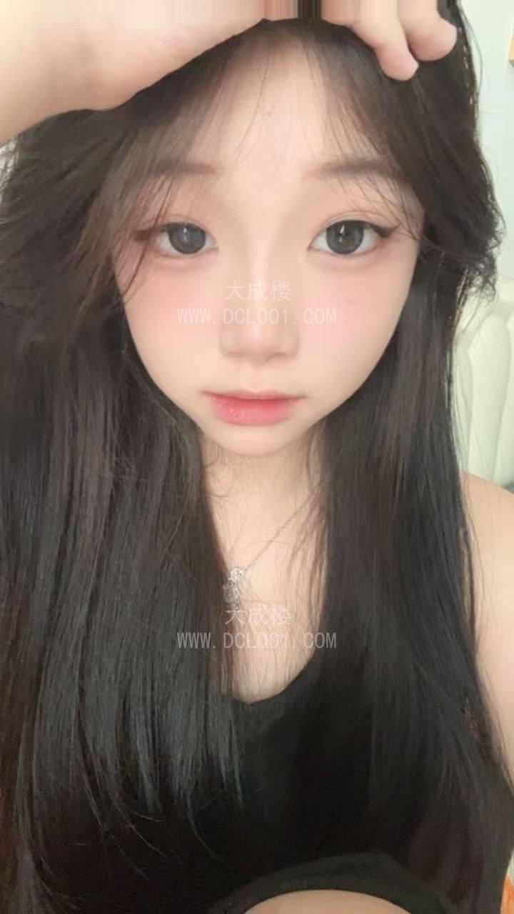 武汉耐操水灵妹子小嫩B夹人