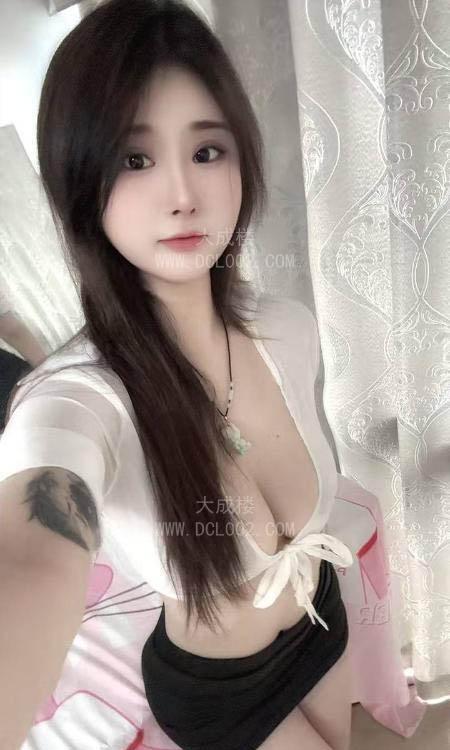 天津制服翘臀骚货