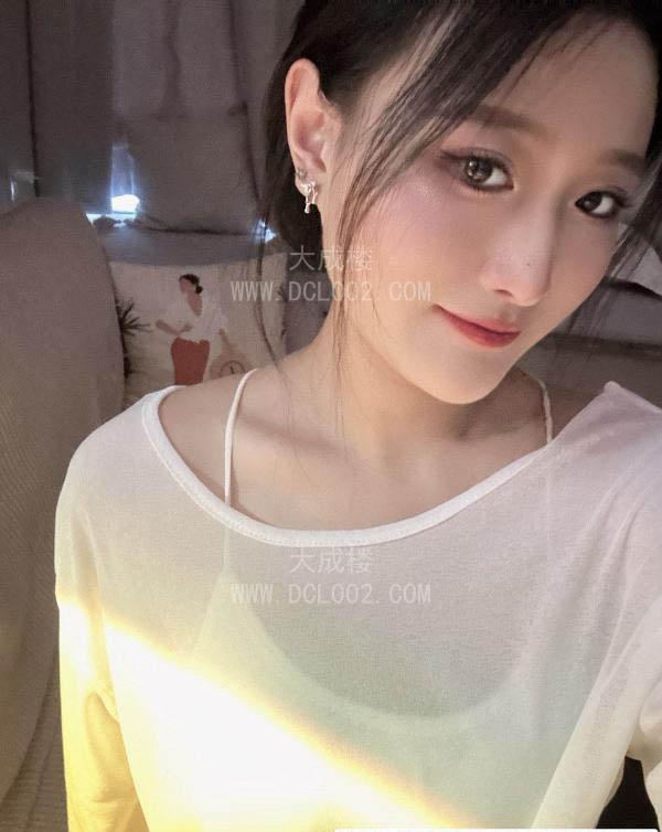 苏州翘臀大长腿薇娅