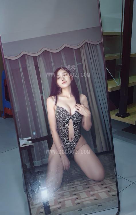 长沙可拍AV舌吻骚妇