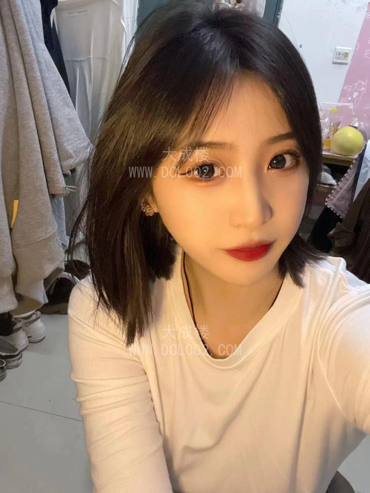 普陀清纯大胸妹白嫩诱人