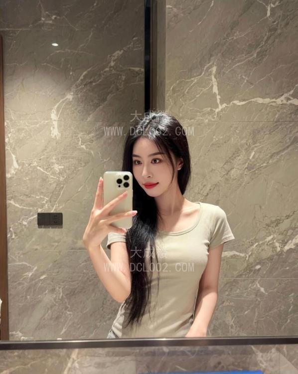 武汉徐东蜜桃臀小姐姐