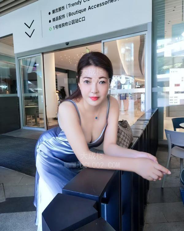 福田丰满翘臀小骚姐姐