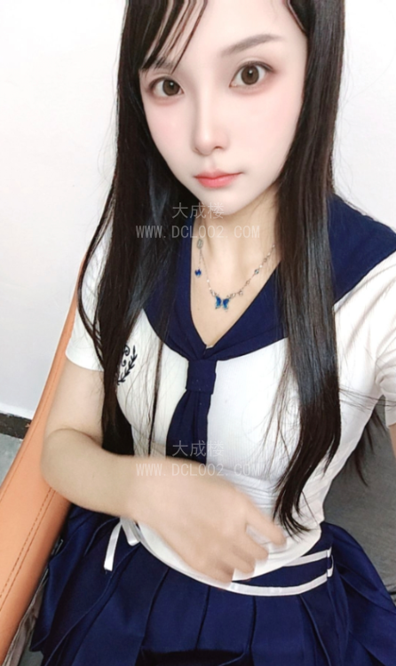 白云钟爱奶妈少妇