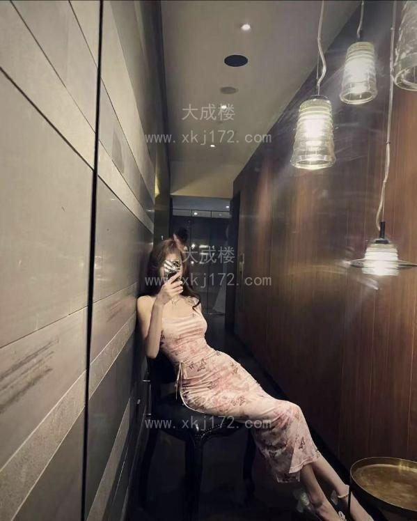 纯欲风性感文艺小妹