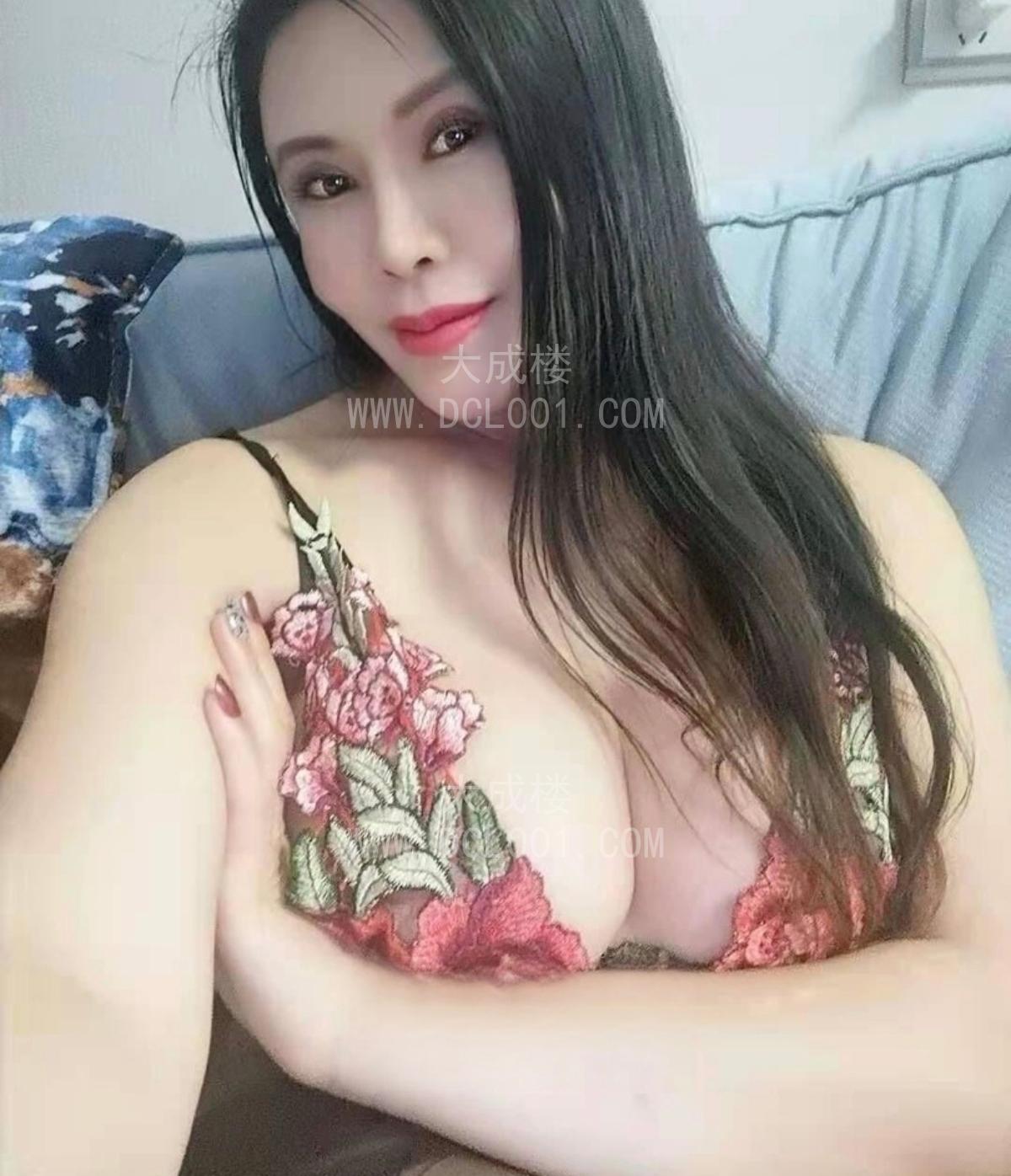 郑州超级大胸熟女骚得很