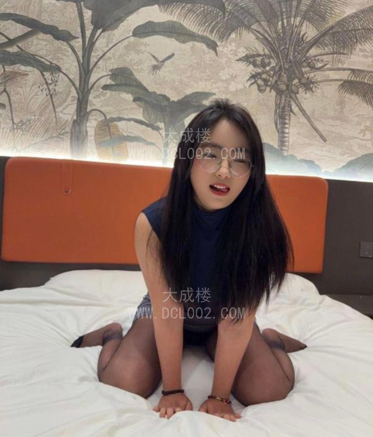浦东呆萌可爱丝袜美女