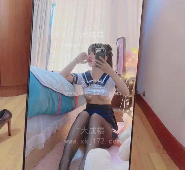 貌白丰满邻家小妹