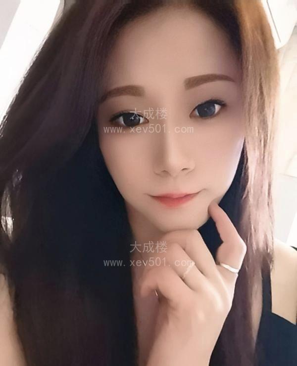 龙华丰满性感美女