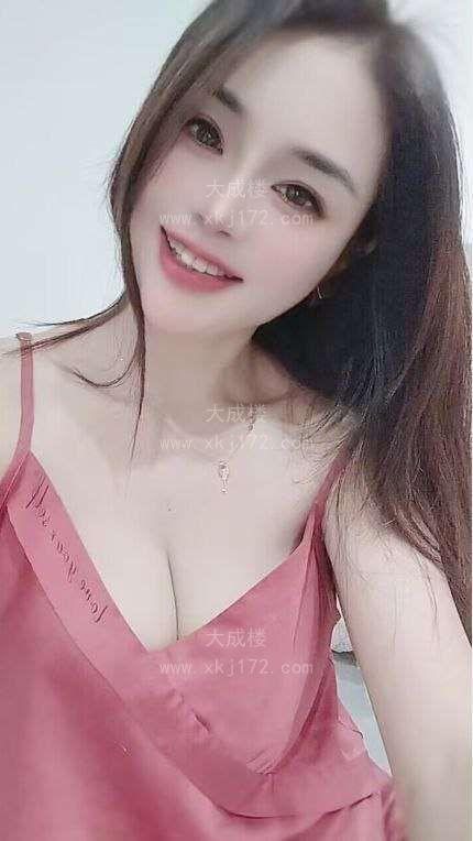 白云温柔体贴金莲