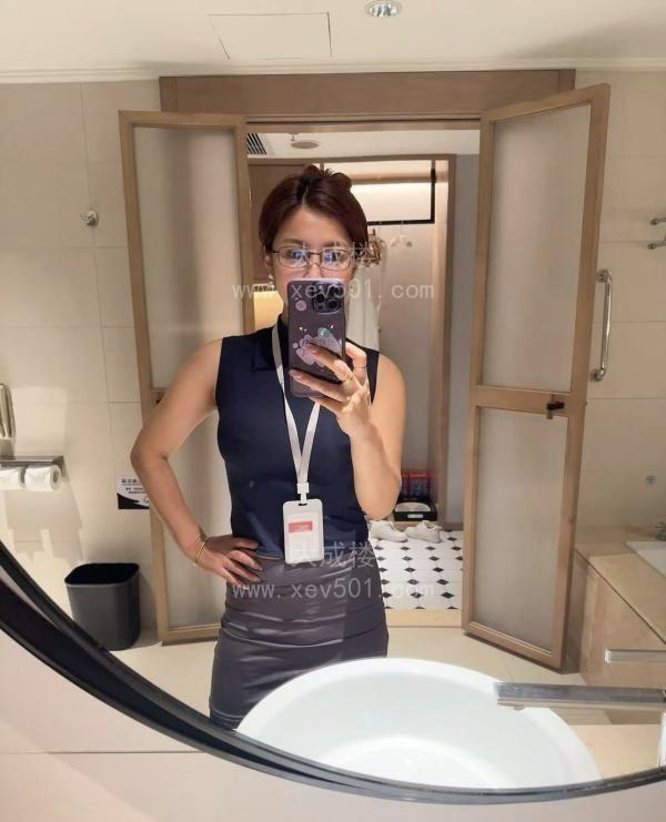 海珠OL制服少妇