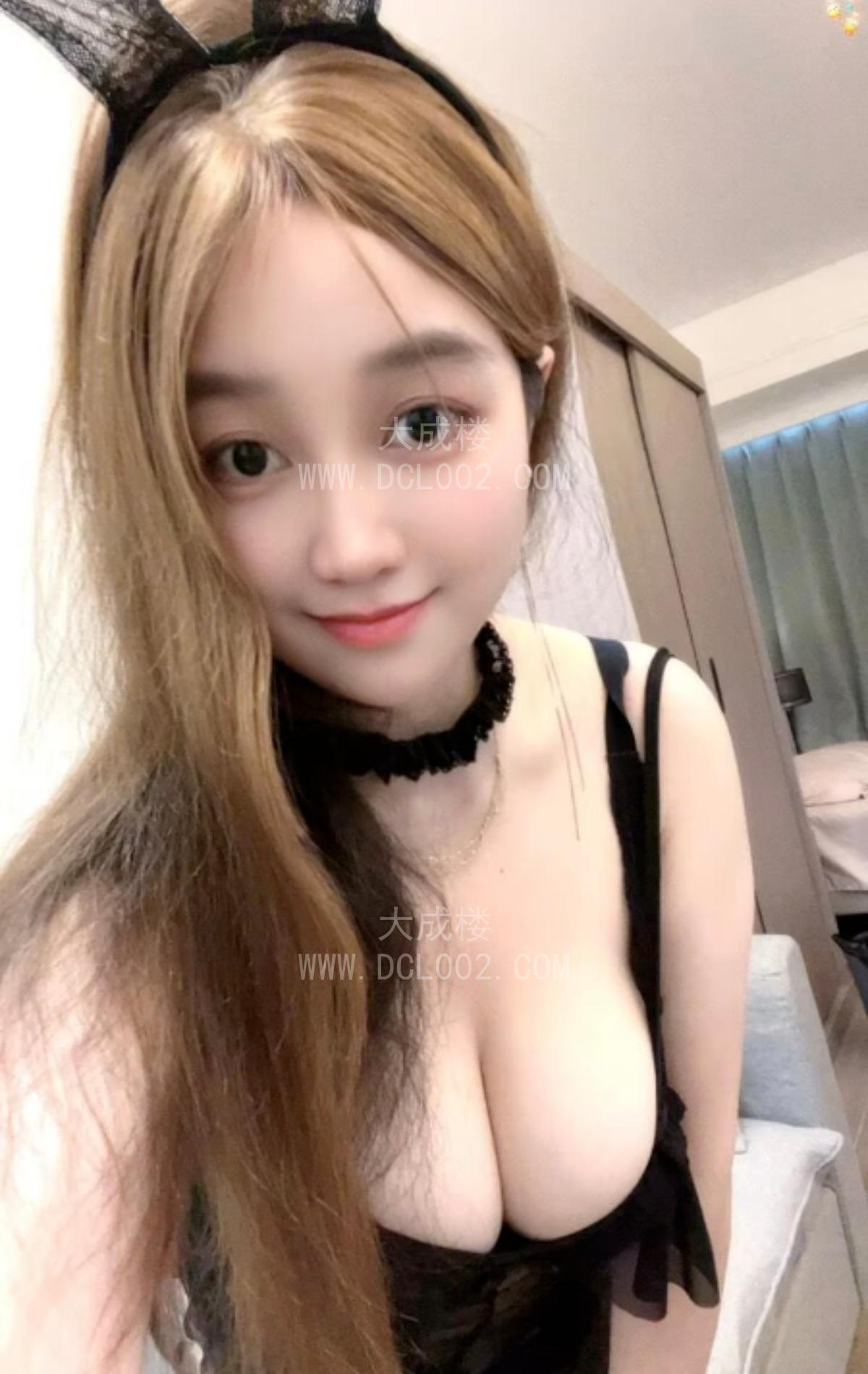 宝安女友般大胸允儿