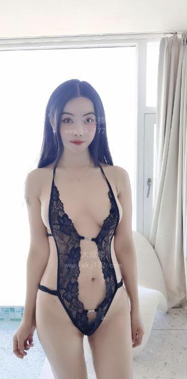 朝阳肤白长腿柠檬