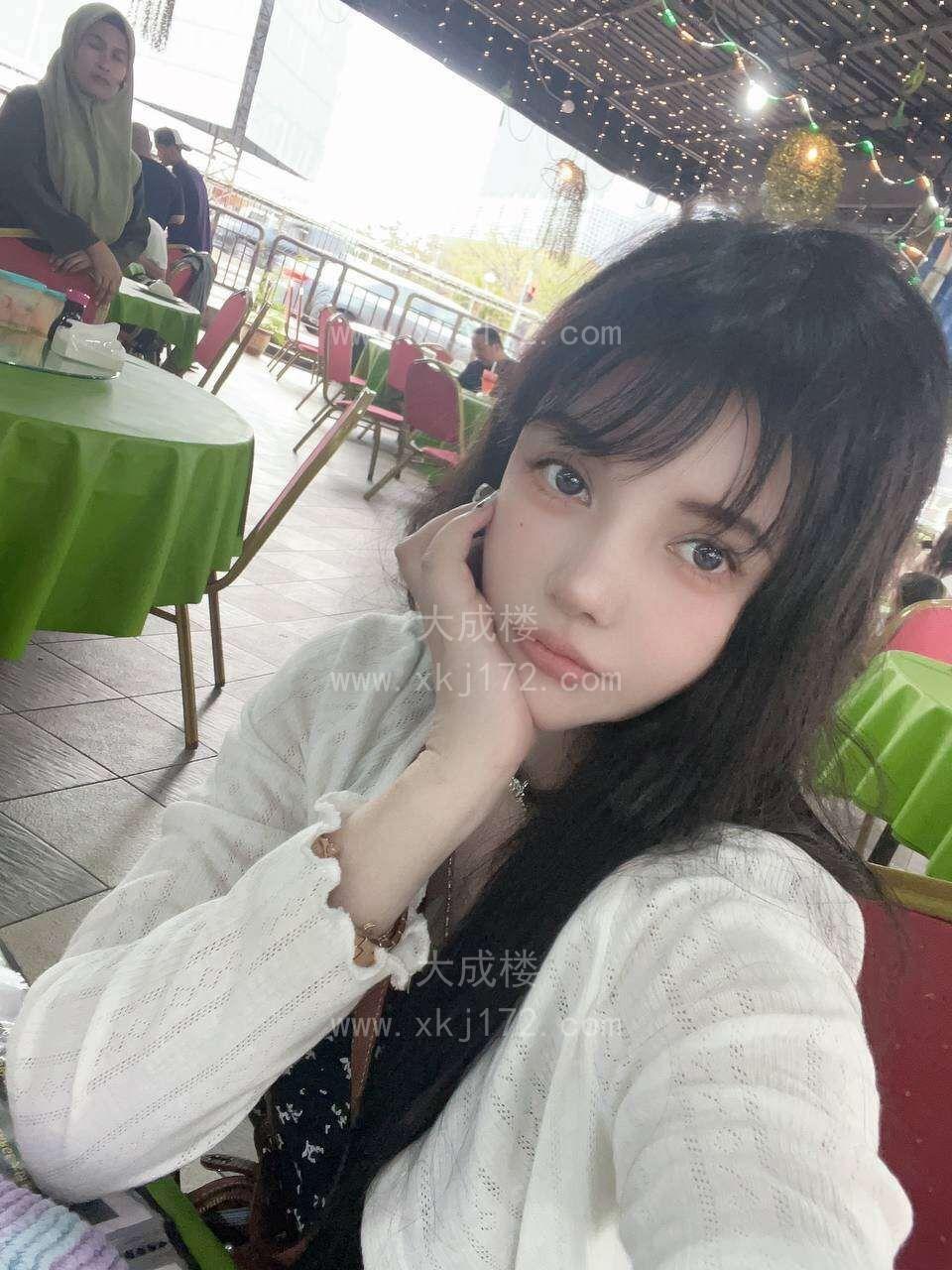 白云B紧小妖精欣欣