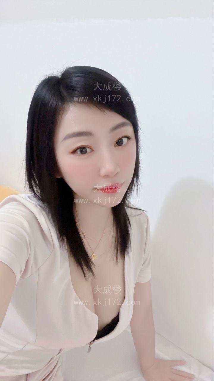 南山大胸美女服务棒