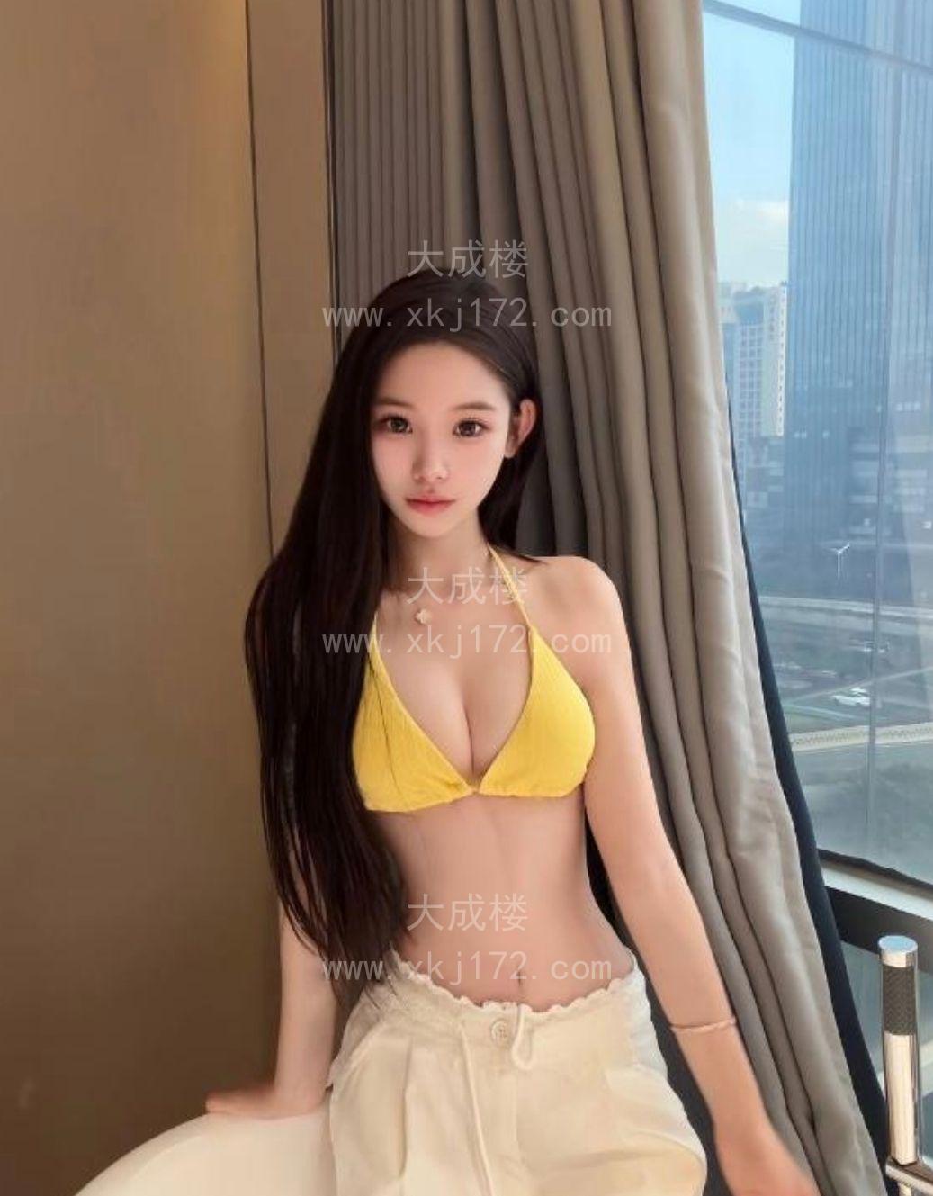 甜美嫩妹颜值老师