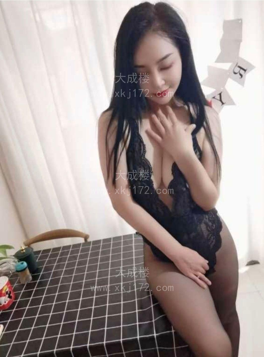 龙岗大奶诱人美眉