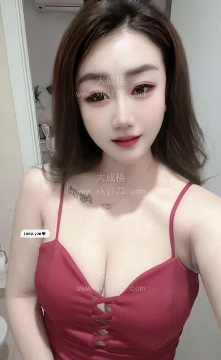 年轻的大胸小姐姐