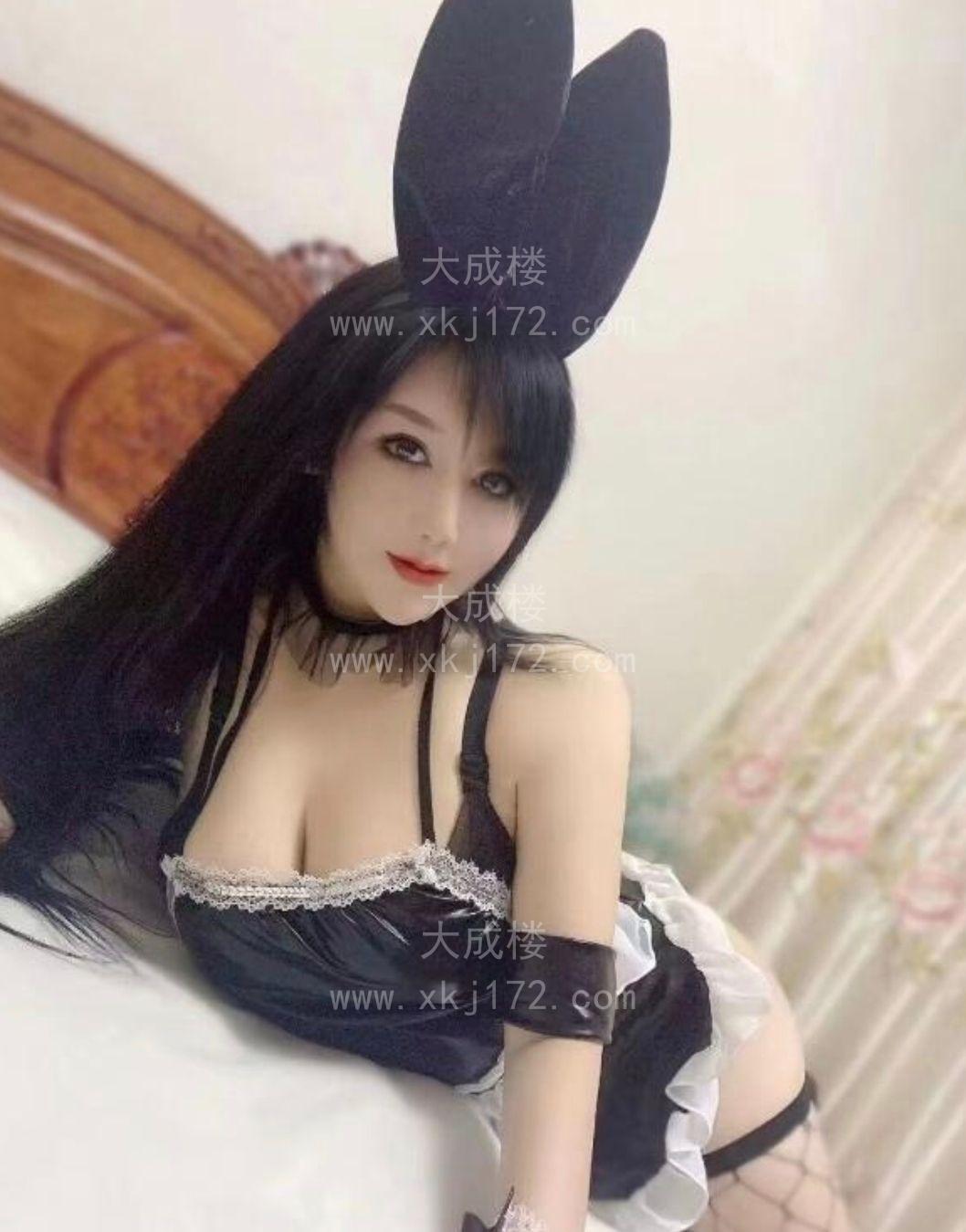 制服控豪乳小苹果