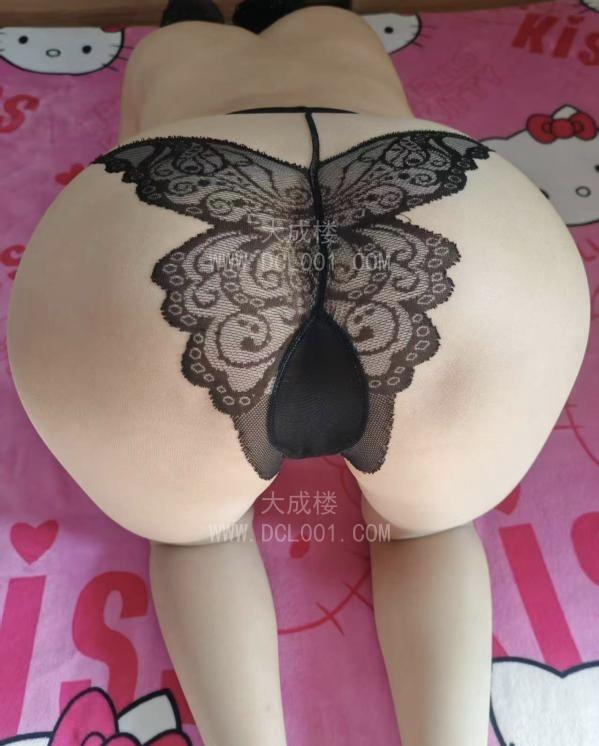 天津蜜桃臀骚人妻