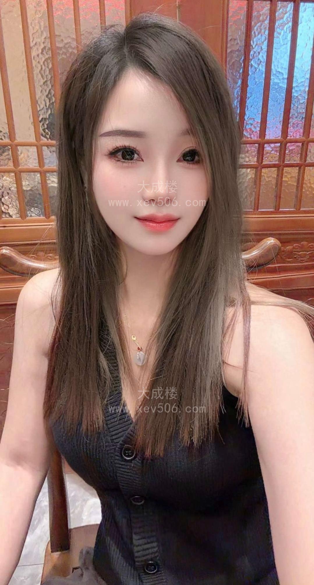 白云新出道女友感满满琪琪