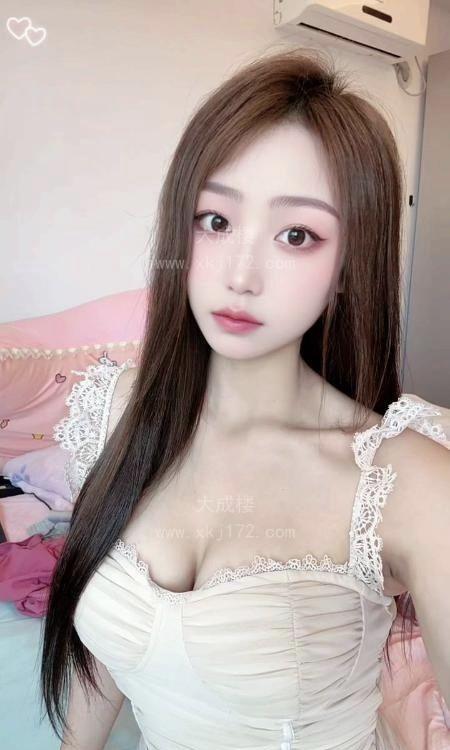 美胸服务系老师甜甜