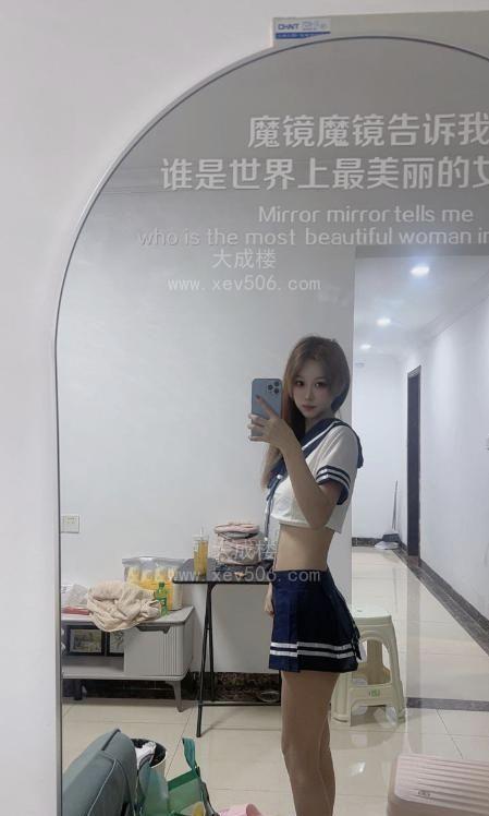 天河疯狂舌吻张蓓蓓