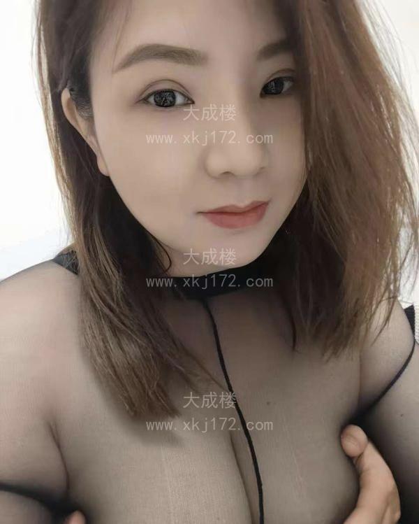 雨花白嫩大奶丝袜少妇